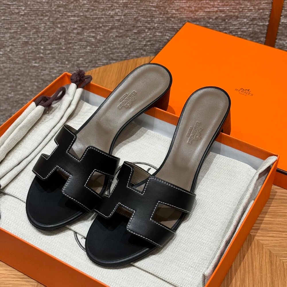 Black Women's Slide Sandals